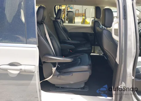 2022 Chrysler Pacifica Hybrid Touring L z USA, uszkodzony, nr VIN 2C4RC1L76NR184189